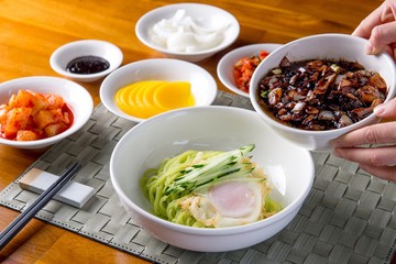 gan jajang,  jajangmyeon, black-bean-sauce noodles 간짜장