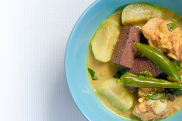 green curry with chicken (Kang Keaw Wan Gai)