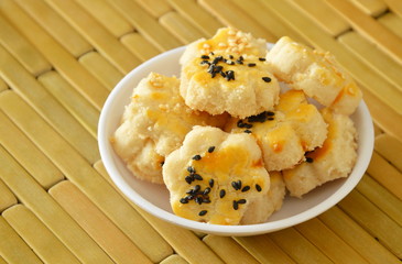 Chinese mini cookies dressing black and white sesame on little cup