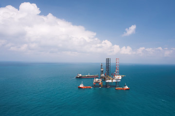 Offshore oil rig drilling platform