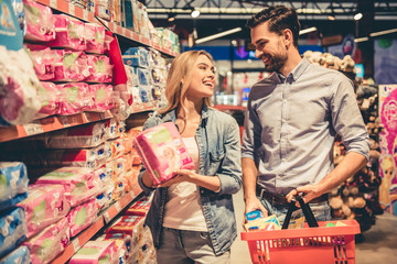 Couple at the supermarket