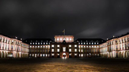 Mannheimer Schloss bei Nacht