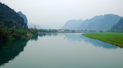 Fototapeta na wymiar Amazing natural landscape at Quang Binh, Viet Nam