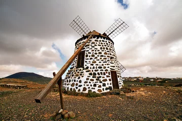 Papier Peint photo autocollant Moulins moulin dans le vent