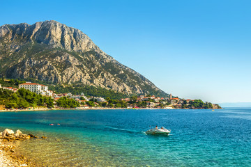Chorwacja - Miasteczko Gradac na wybrzeżu Adriatyku. 