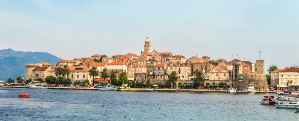 Chorwacja - wyspa Korcula. Miasto i port Korcula.