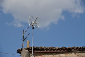 tv aerial on house roof