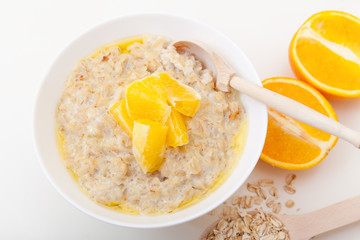 Oat porridge with oranges