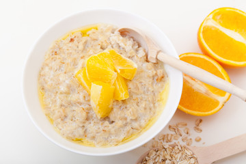 Oat porridge with oranges