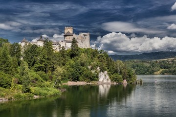 Fototapeta na wymiar Castle Niedzica in Poland