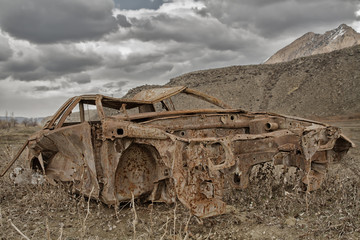 Rusted car