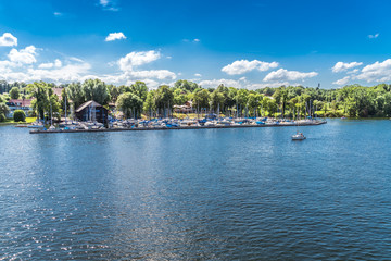 Starnberger See Ufer mit Marina