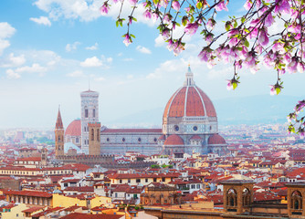 Fototapeta na wymiar cityline with cathedral church Santa Maria del Fiore at spring day, Florence, Italy