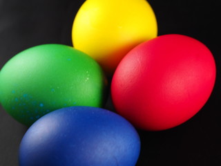 Fototapeta na wymiar Colorful easter eggs in basket.