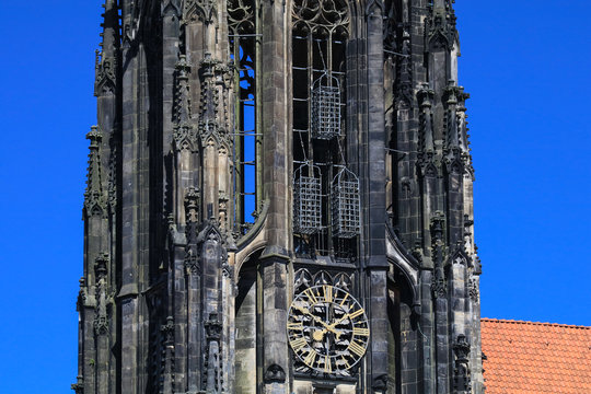 K&auml;fige der Wiedert&auml;ufer an der Lambertikirche
