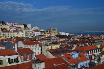 Fototapeta na wymiar über den Dächern von Lissabon