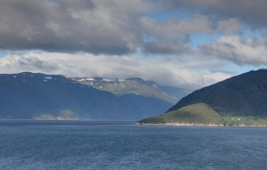 Fototapeta na wymiar paysage des fjords en Norvège