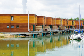 Moderne Ferienh&auml;user am St&ouml;rmthaler See (DENK ARCHITEKTEN INGENIEURE GmbH)