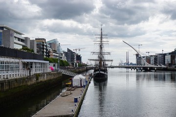 Fototapeta na wymiar Brücke in Dublin, Irland