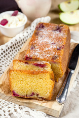 Cottage cheese ricotta cake with raspberries and apples