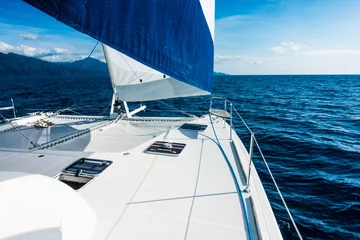 Photo sur Plexiglas Naviguer Sailing yacht catamaran sailing in the sea. Sailboat. Sailing.