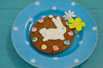 Cookie with various confectioneries in plate
