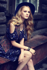 Naklejka premium Beautiful woman wearing boho chic clothes.