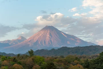 Tuinposter De Colima-vulkaan toont zijn grootsheid. © jesuschurion57