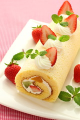 フルーツロールケーキ
