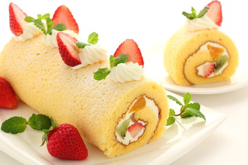 フルーツロールケーキ