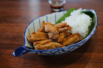 Fried chicken wings and sticky rice