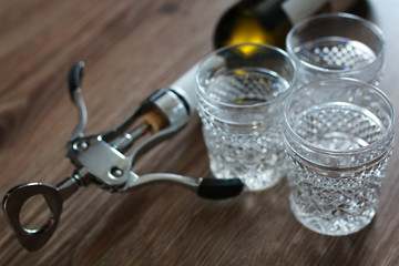 corkscrew bottle glasses