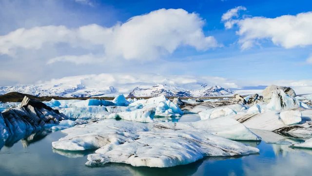 4K Timelapse of melting icebergs, Jokulsarlon Glacier Lagoon, Iceland 