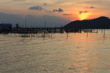 Obraz premium Landscape Sunset Lake Songkhla