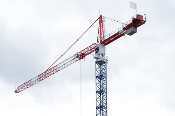 grue chantier construction construire travaux industrie silhouette conducteur immeuble ville urbanisation urbaniste am&eacute;nagement logement