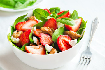 Strawberry and spinach salad