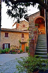 Fototapeta na wymiar tipico villaggio medievale di Montefioralle nel Chianti fiorentino nel comune di Greve in Chianti, Firenze Italia