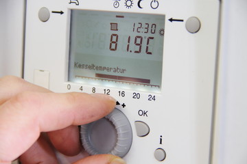 moderne Heizungsanlage neu einstellen
