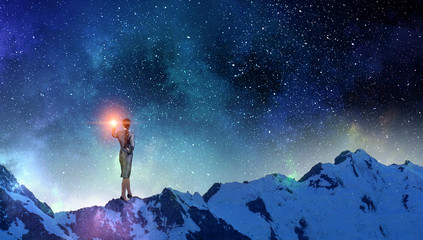 Forseeing the tendency of growth . Mixed media