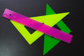 Set of accessories for measuring colored plastic,