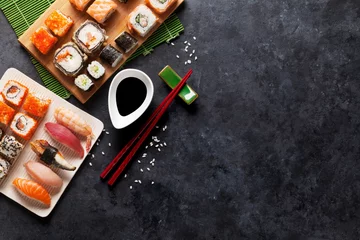 Foto op Plexiglas Sushi bar Set van sushi en maki