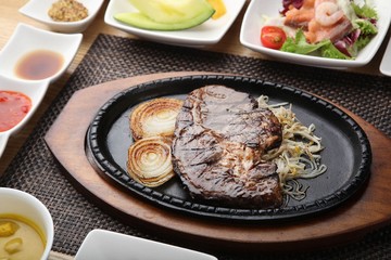 dry aging steak on pan