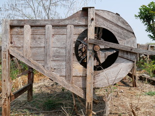 Obraz premium Old wooden rice machine in Thailand