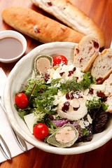 ricotta cheese salad with bread