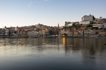 Obraz premium Panoramic view of Porto on sunset