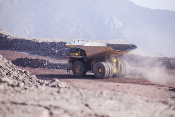 Mining Activity, mining dump truck © Luis Sandoval M.