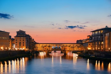 Fototapeta na wymiar Florence Ponte Vecchio sunrise