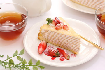苺のミルクレープ