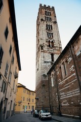 Fototapeta na wymiar Lucca tower street