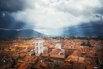 Lucca town skyline sun ray - obrazy, fototapety, plakaty